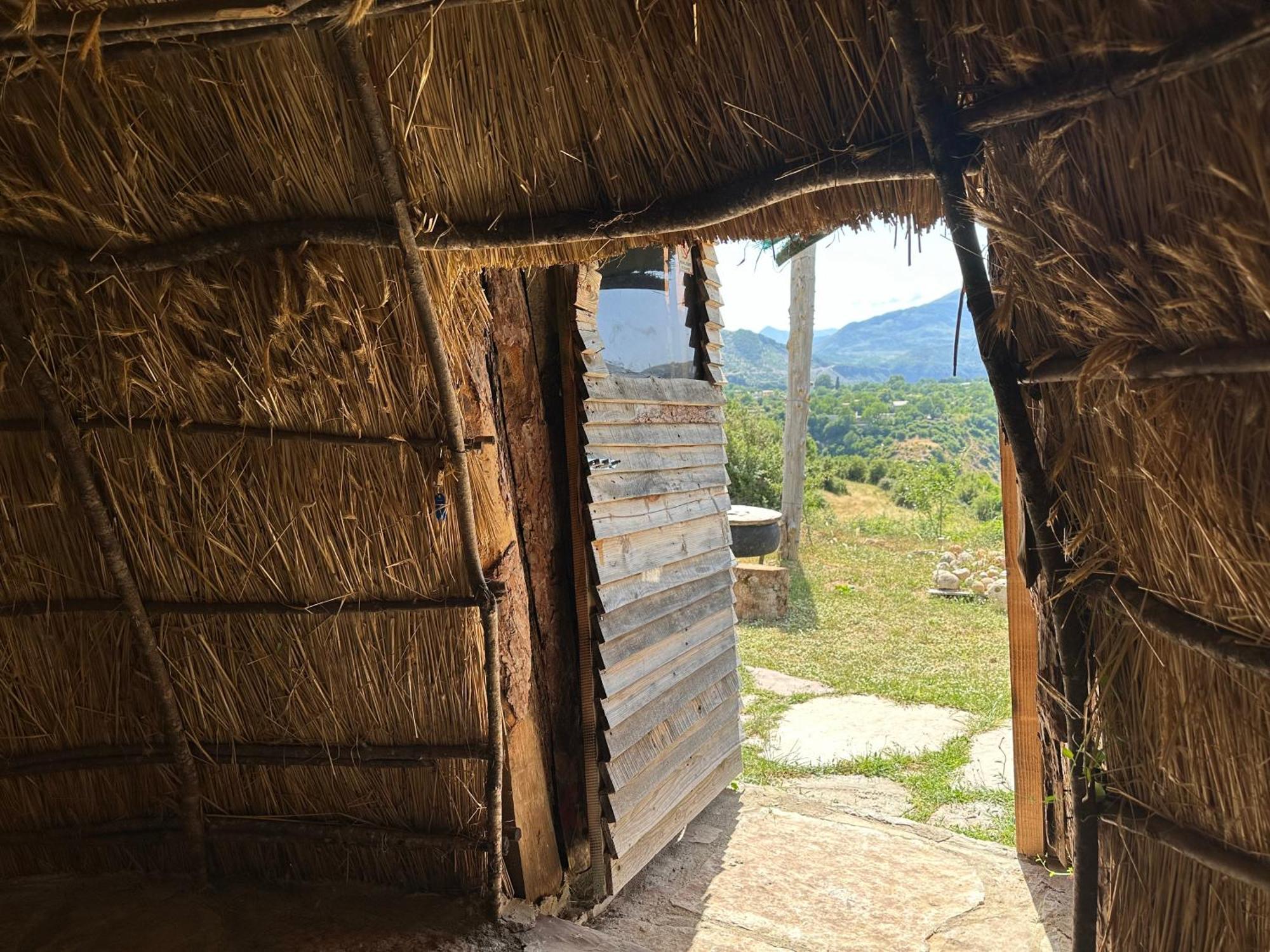 Camping Lekdushi - Shehu Hotel Tepelene Exterior foto