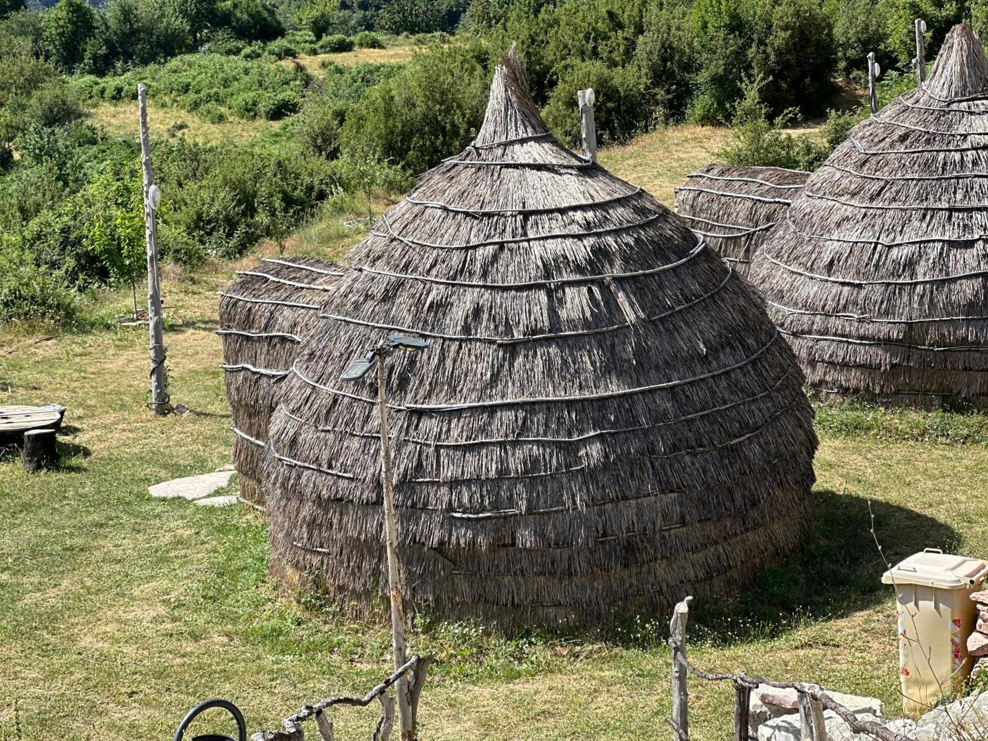 Camping Lekdushi - Shehu Hotel Tepelene Exterior foto