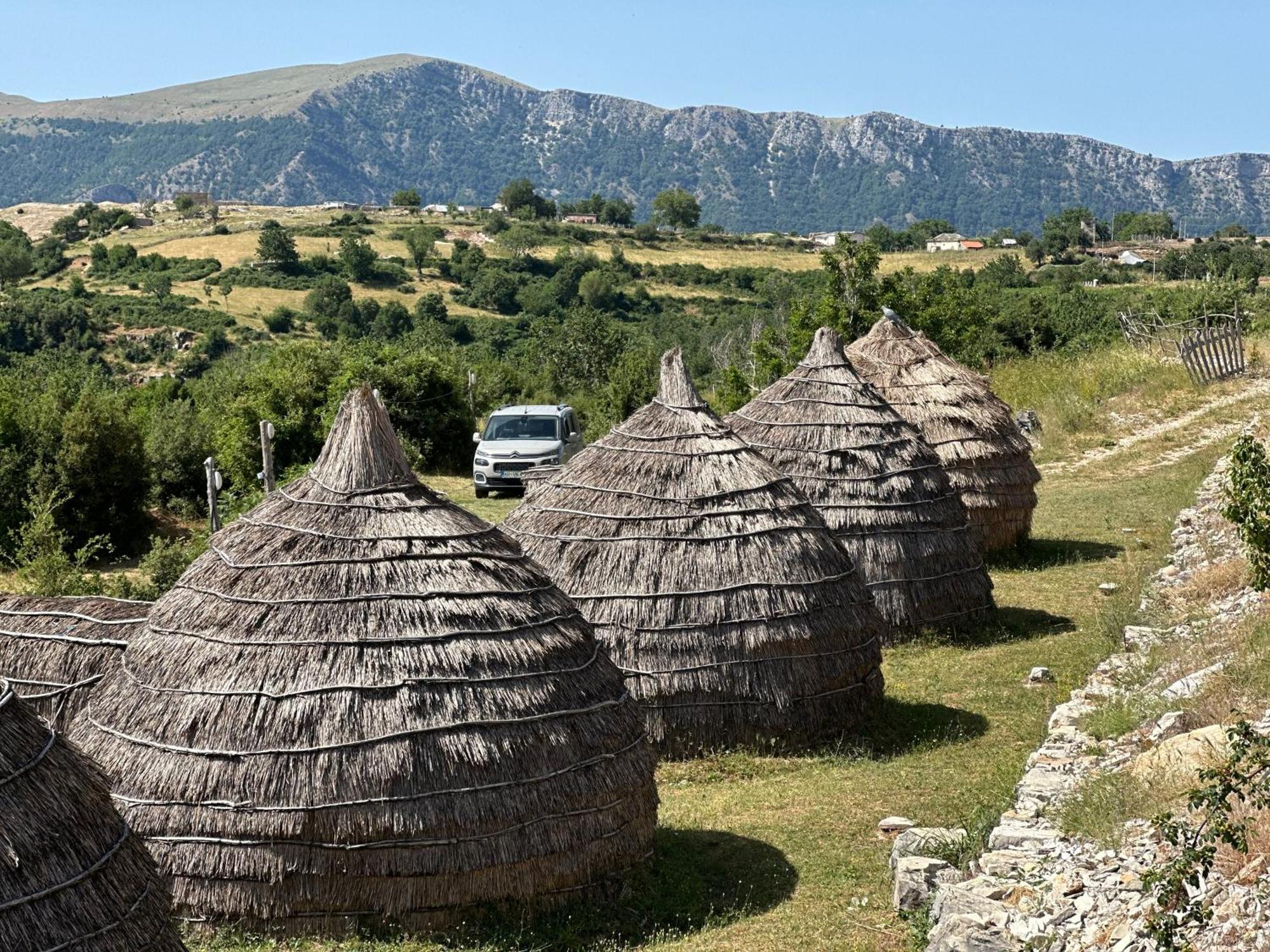 Camping Lekdushi - Shehu Hotel Tepelene Exterior foto