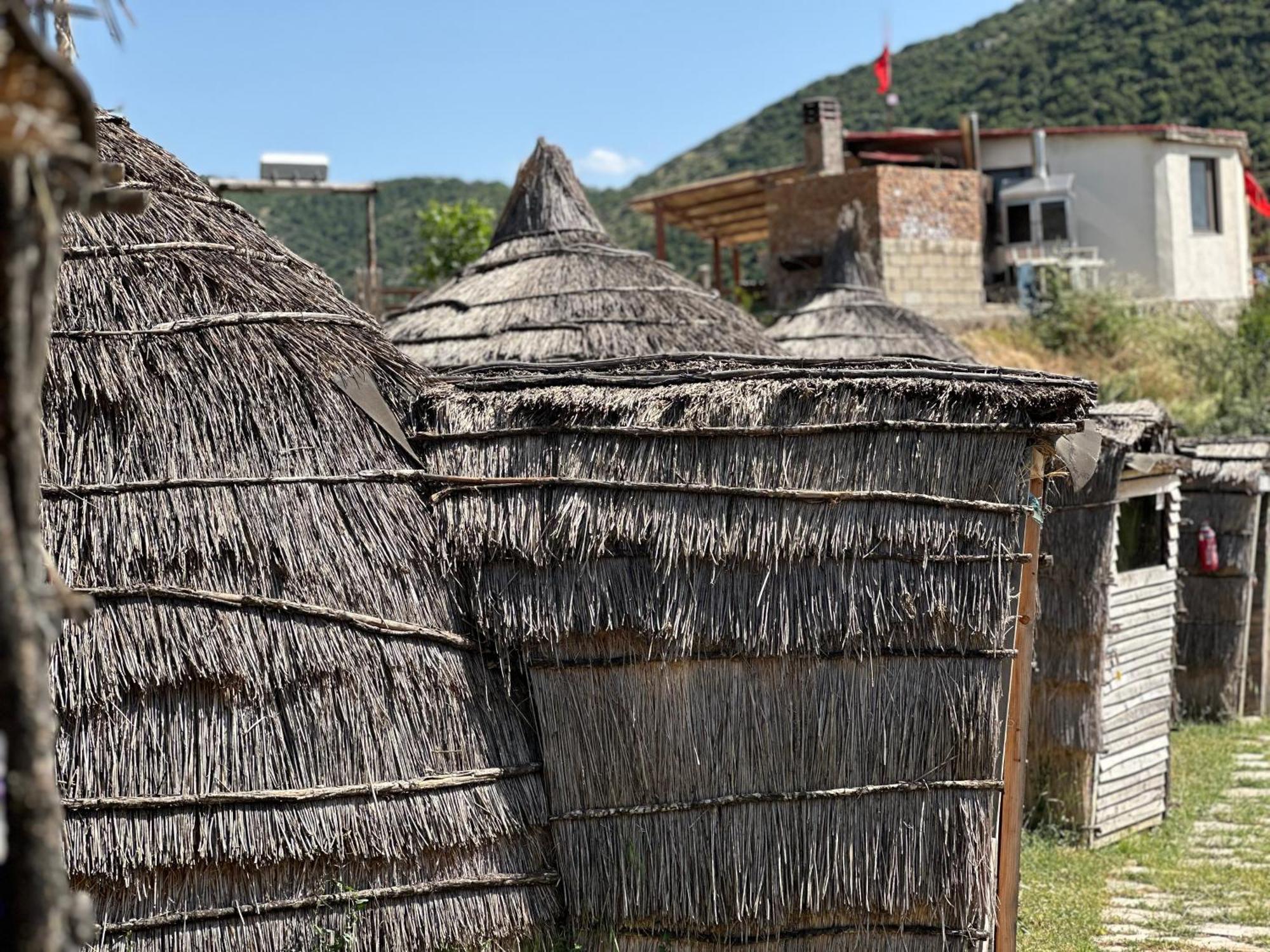 Camping Lekdushi - Shehu Hotel Tepelene Exterior foto